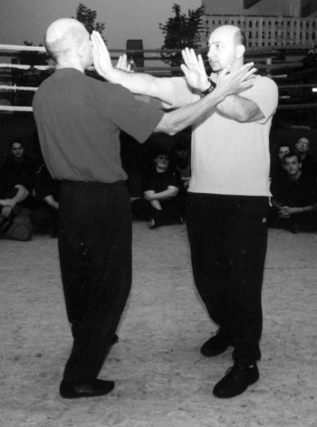 Sigung_Birol_Özden_ALL-AACHT-Wendung